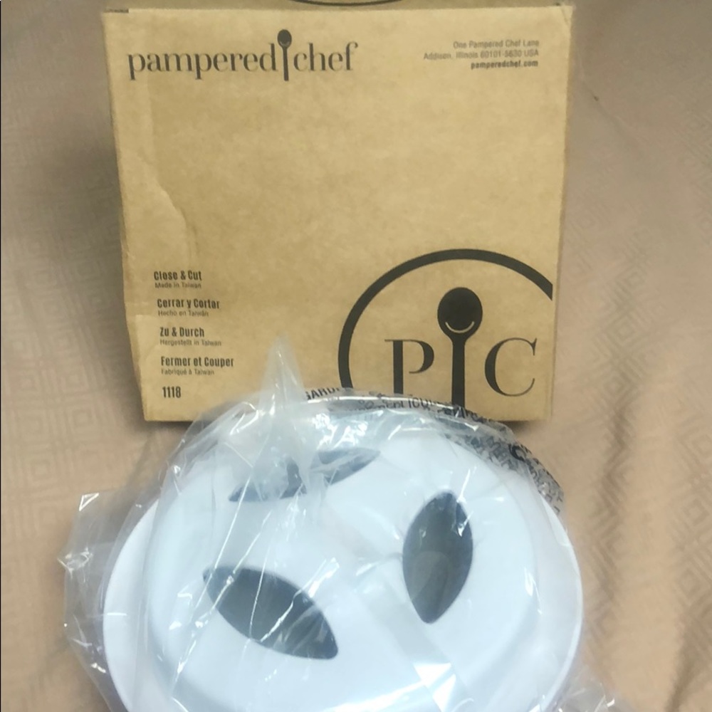 Pampered chef close and cut